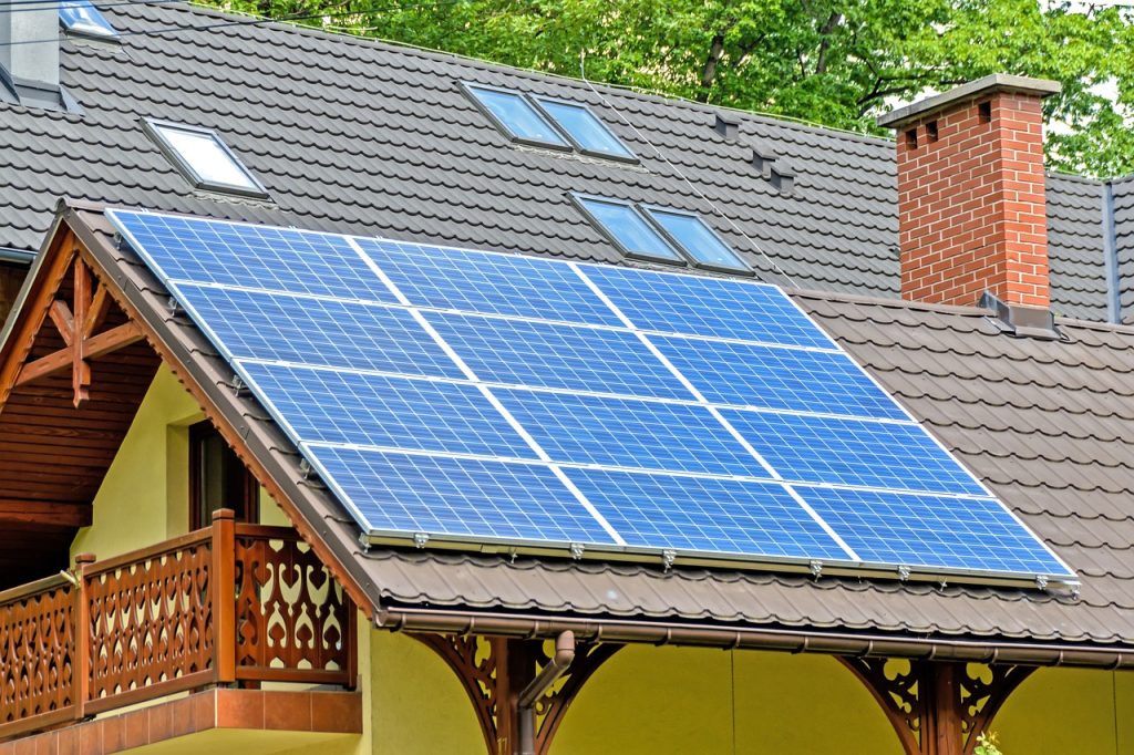 Comment gérer sa consommation électrique avec un panneau solaire ?